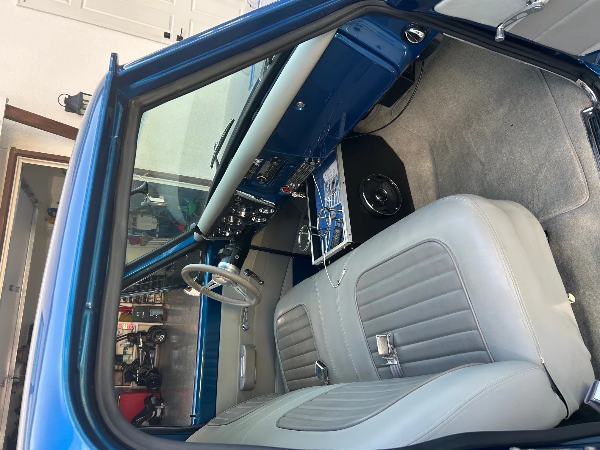 Gmc-Custom-1968-Blue-Blue-19