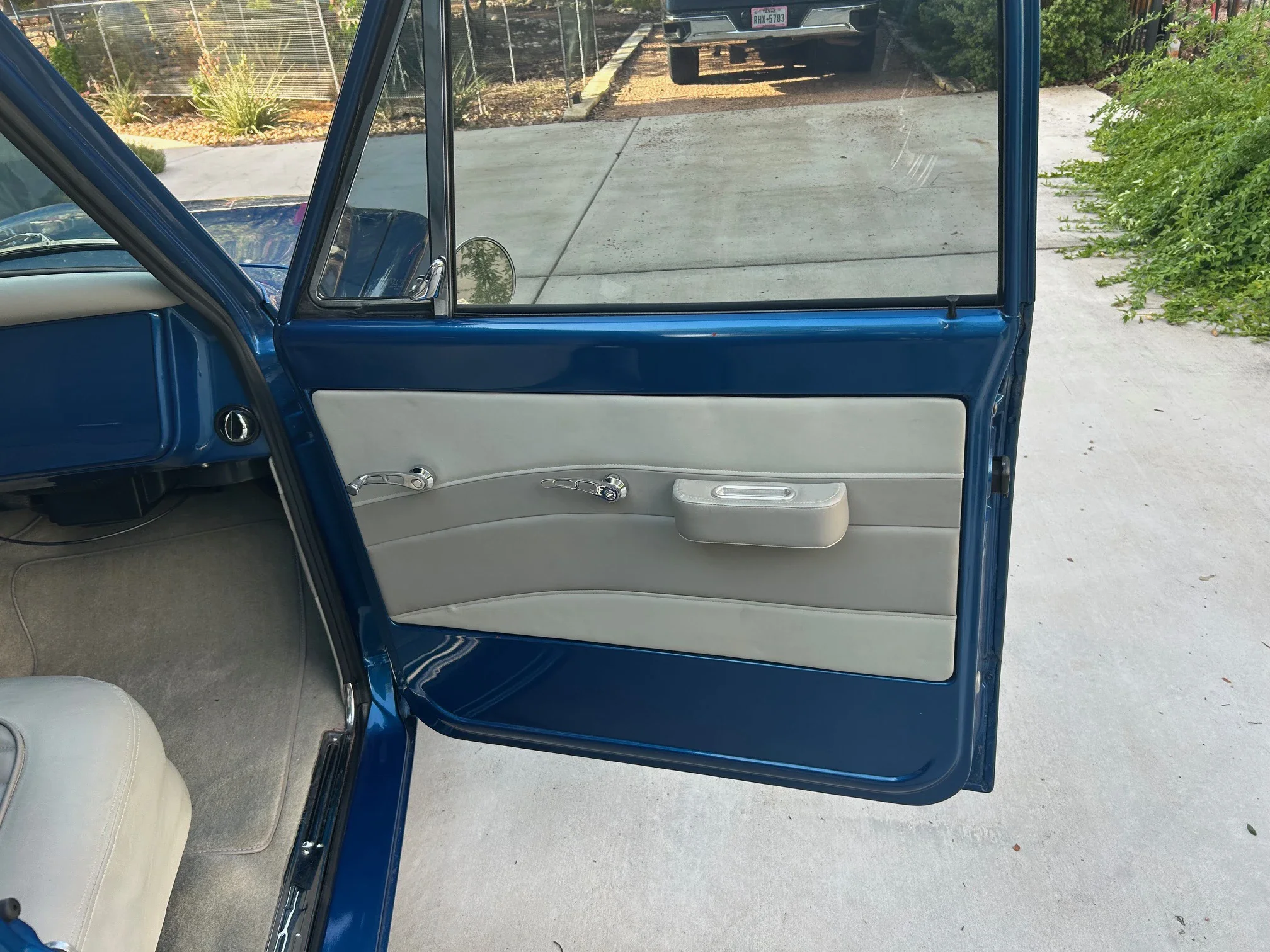 Gmc-Custom-1968-Blue-Blue-20
