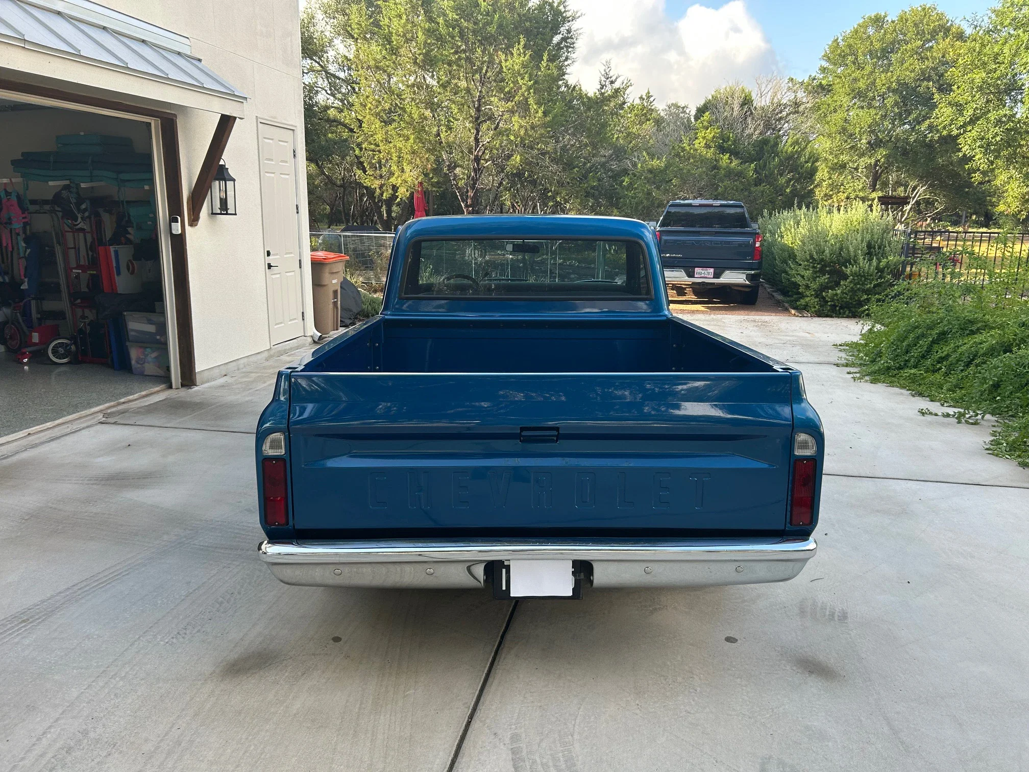 Gmc-Custom-1968-Blue-Blue-8