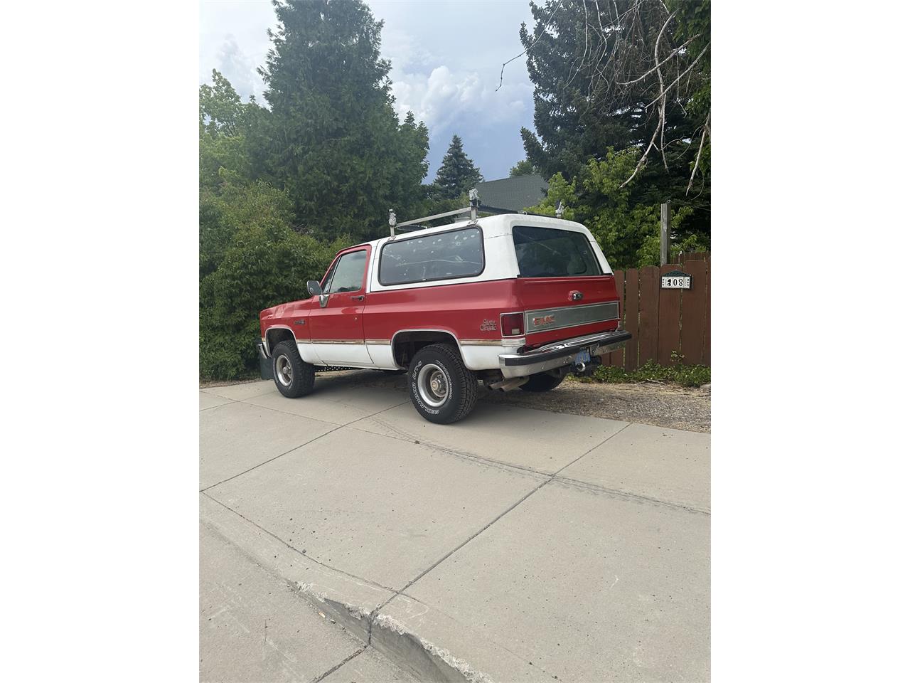 Gmc-Jimmy-1984-Red-and-White-Burgundy-1