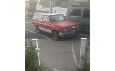 Gmc-Jimmy-1984-Red-and-White-Burgundy