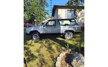 Gmc-Jimmy-1984-Silver-Black-3