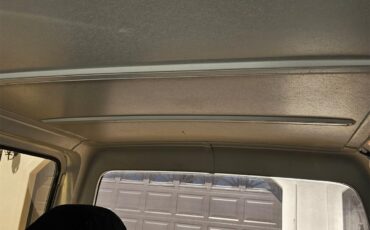 Gmc-Jimmy-1987-Red-and-Silver-Light-Grey-10