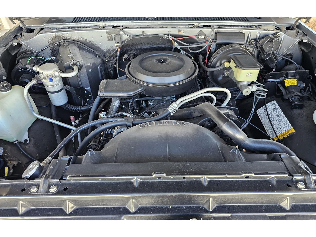 Gmc-Jimmy-1987-Red-and-Silver-Light-Grey-12