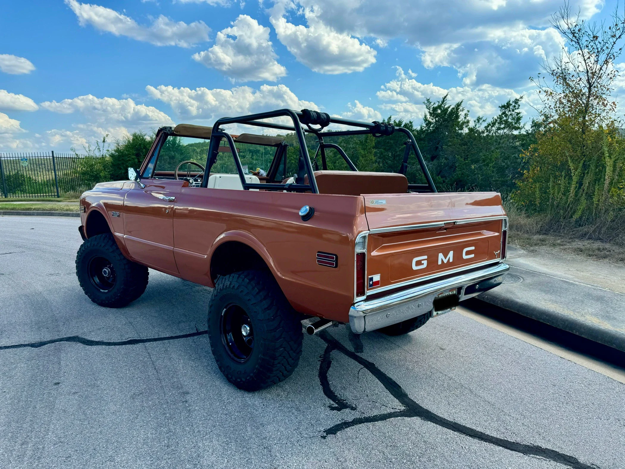 Gmc-Jimmy-4wd-1971-Orange-White-15