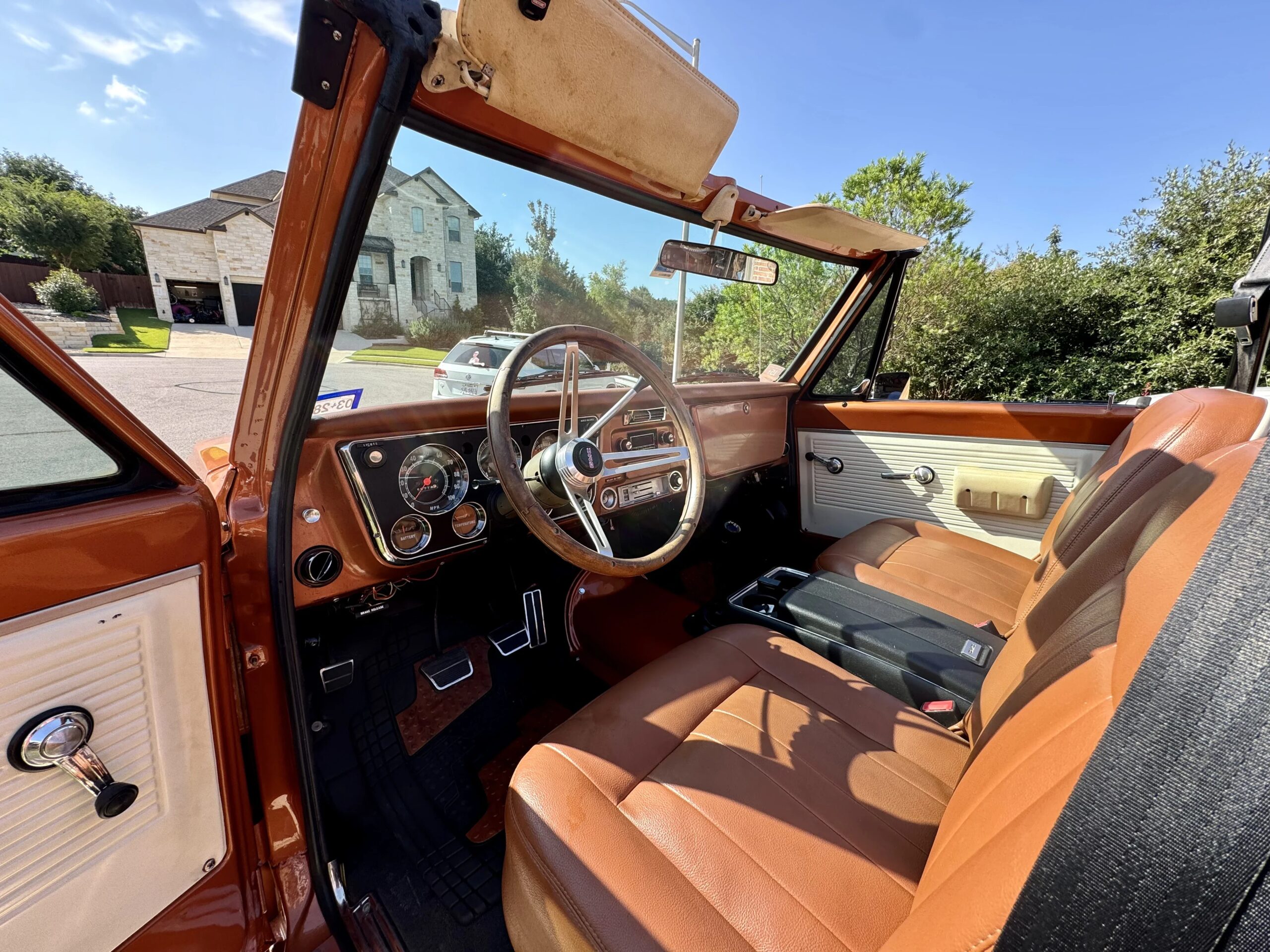 Gmc-Jimmy-4wd-1971-Orange-White-5