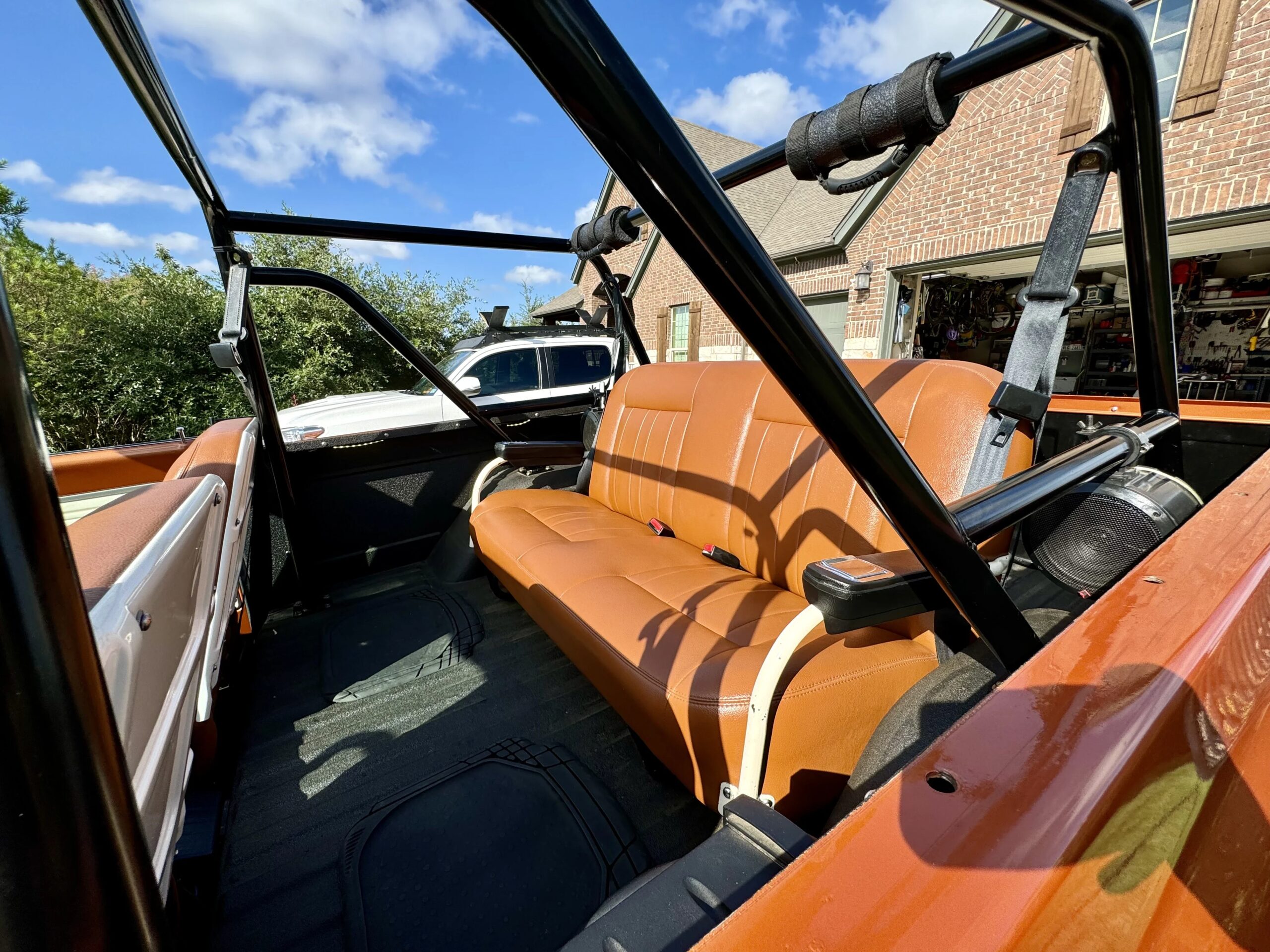 Gmc-Jimmy-4wd-1971-Orange-White-7