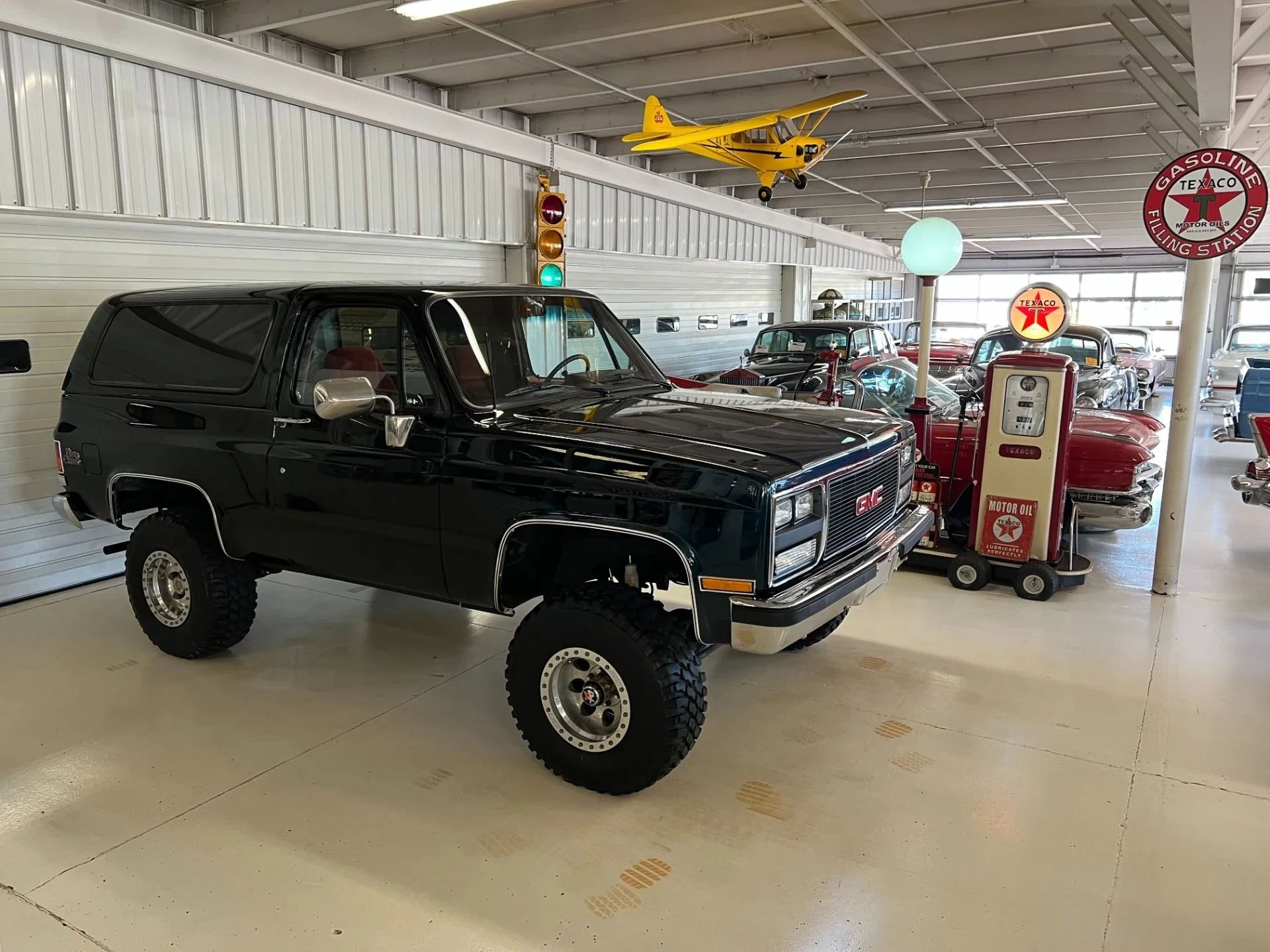 Gmc-Jimmy-4wd-1988-Black-Burgundy-10