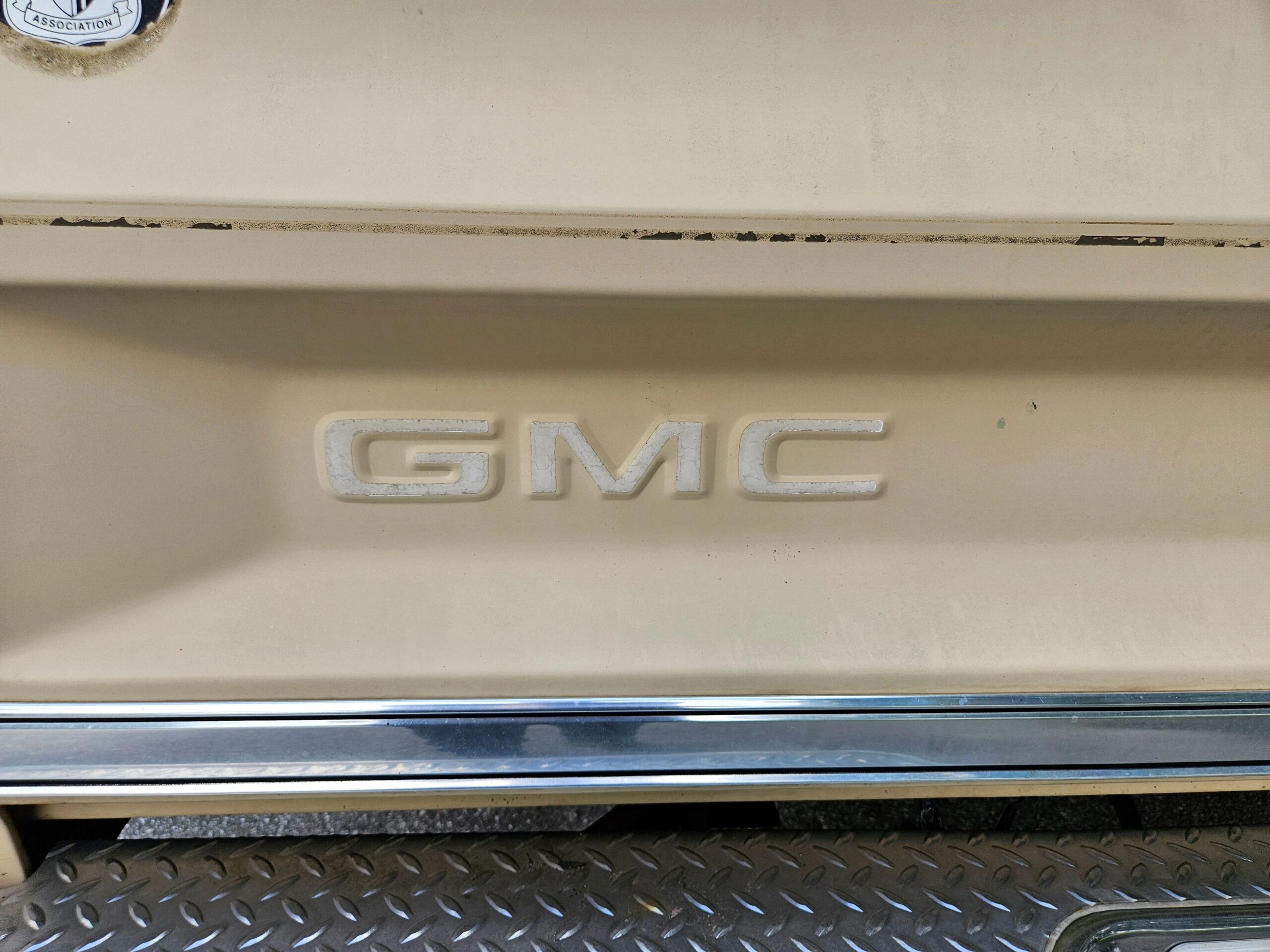Gmc-Sierra-1500-2wd-regular-cab-1985-Tan-Black-2