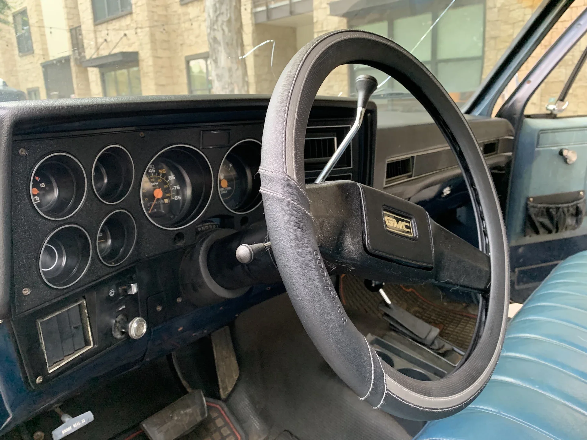 Gmc-Sierra-1500-4x4-regular-cab-1983-Blue-Blue-9