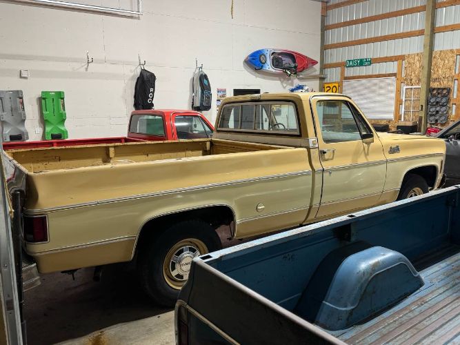 Gmc-Sierra-1977-Yellow-Custom-Leather-15
