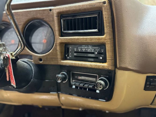 Gmc-Sierra-1977-Yellow-Custom-Leather-6