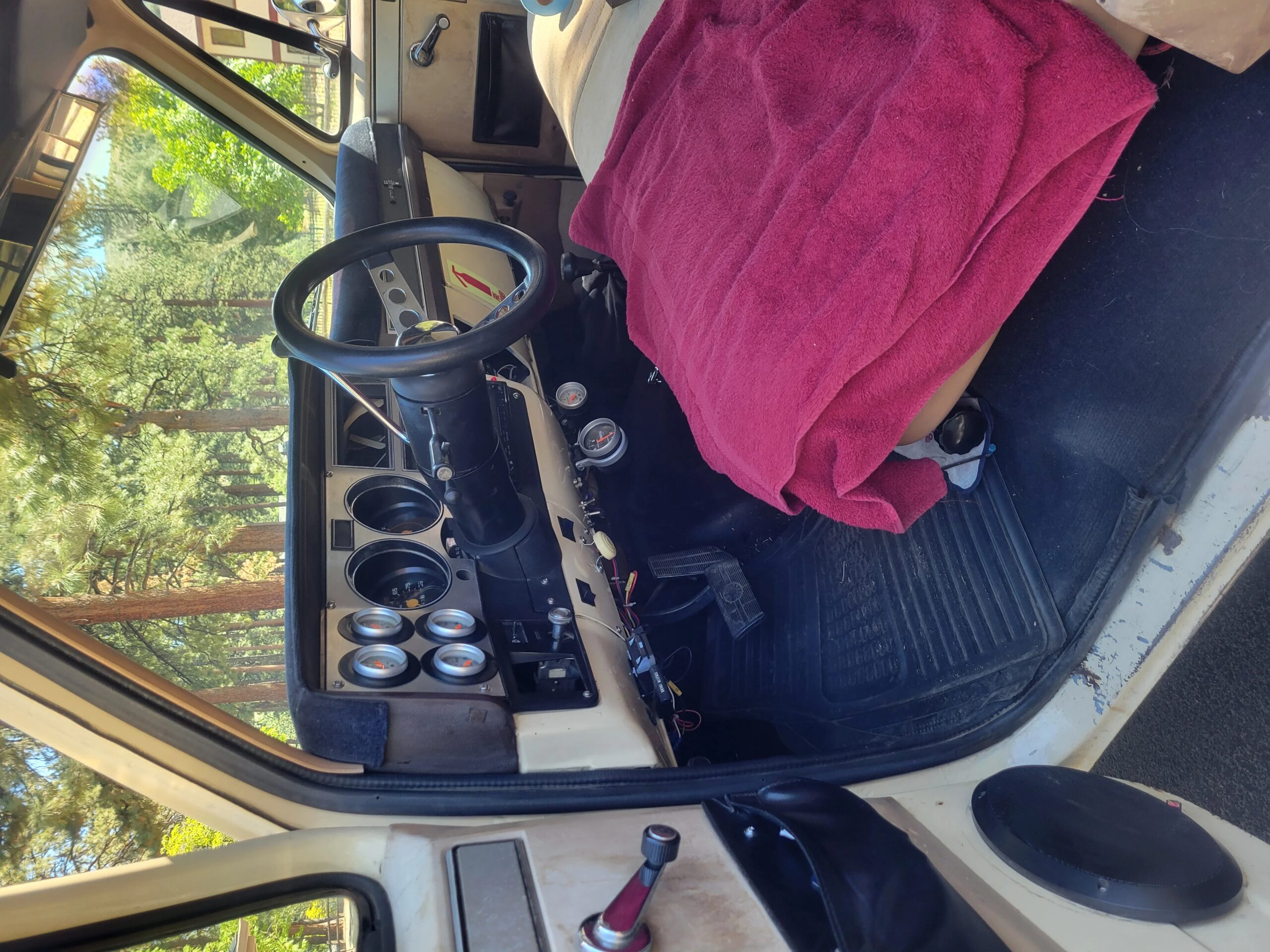 Gmc-Sierra-3500-1981-Tan-8
