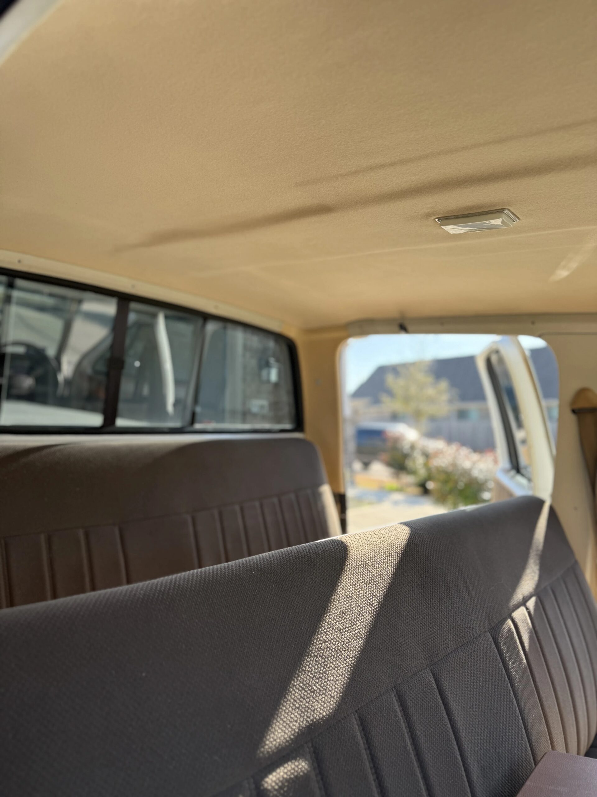 Gmc-Sierra-3500-2wd-crew-cab-1986-Off-White-Tan-28