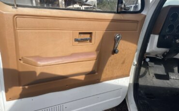 Gmc-Sierra-3500-2wd-regular-cab-1989-White-Tan-9