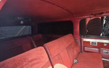 Gmc-Suburban-4wd-2500-1988-Black-Burgundy-10