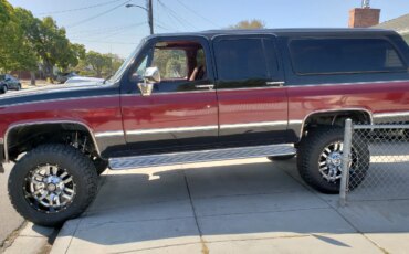 Gmc-Suburban-4wd-2500-1988-Black-Burgundy-11