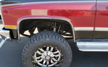 Gmc-Suburban-4wd-2500-1988-Black-Burgundy