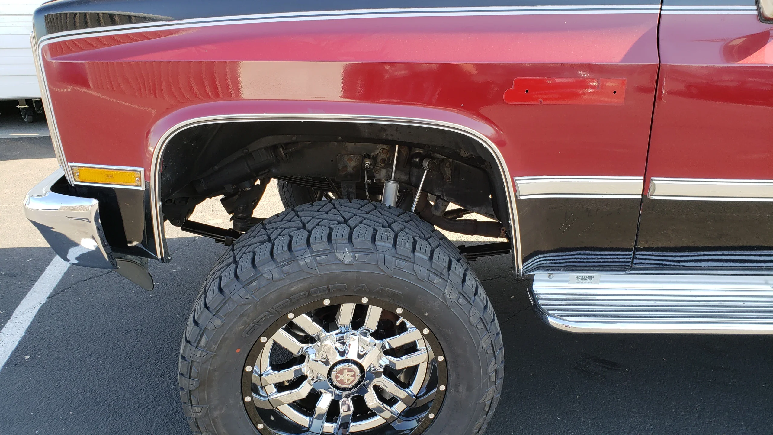 Gmc-Suburban-4wd-2500-1988-Black-Burgundy