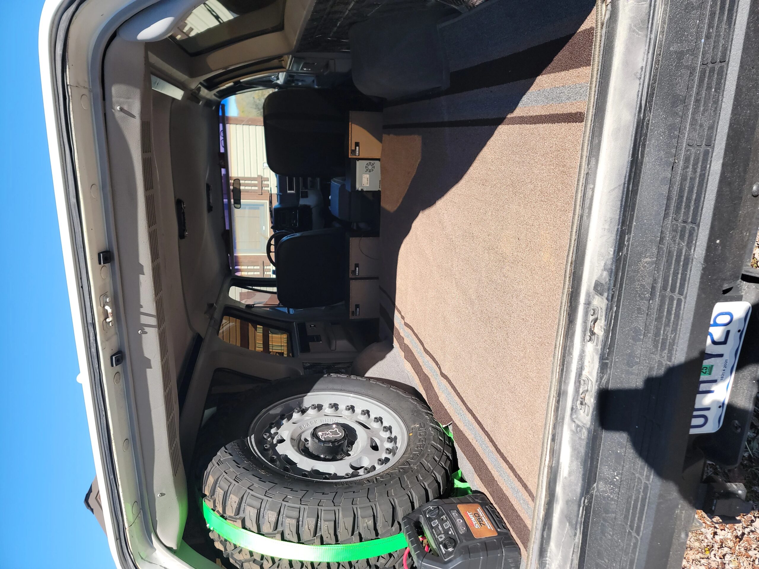 Gmc-Suburban-4wd-2500-1991-Gray-Gray-9