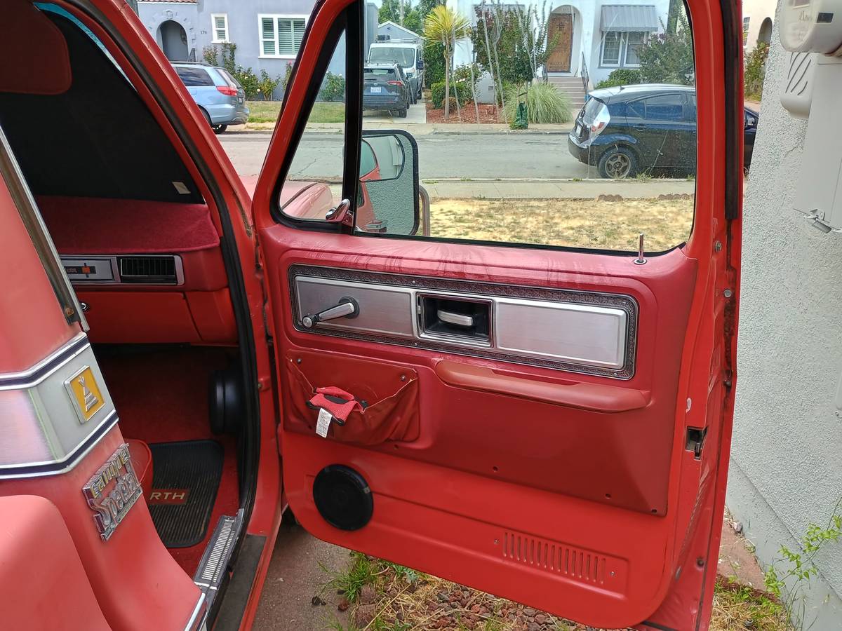 Gmc-c25-1978-red-3