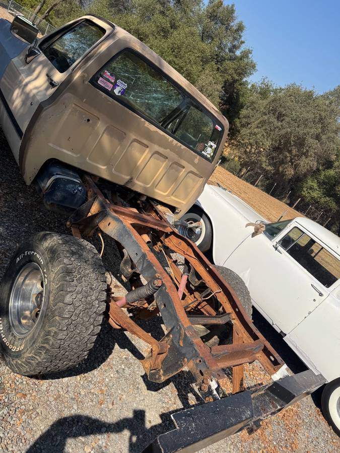 Gmc-chevy-1977-8
