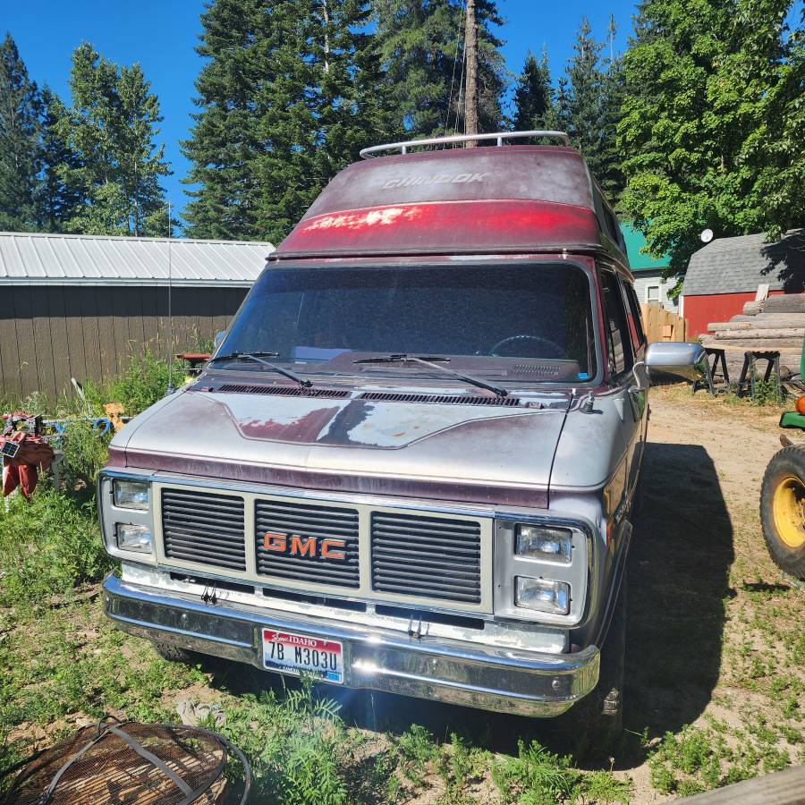 Gmc-chinook-1987-white