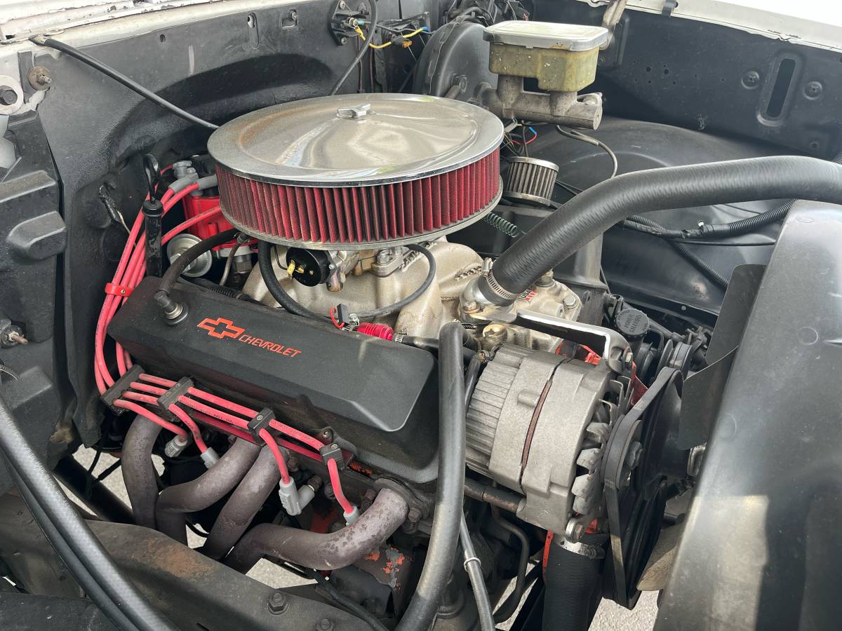Gmc-ck-1500-4x4-1982-white-3