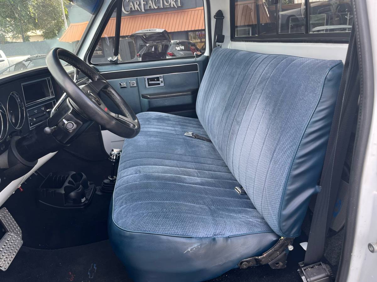 Gmc-ck-1500-4x4-1982-white-4