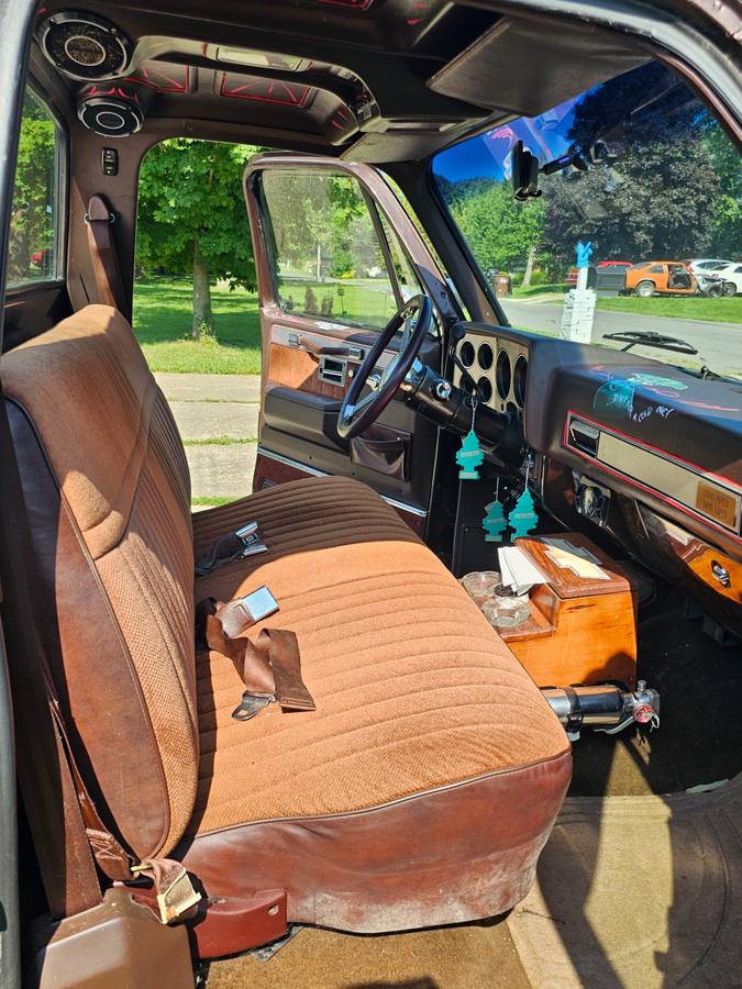 Gmc-ck-2500-1985-brown-29