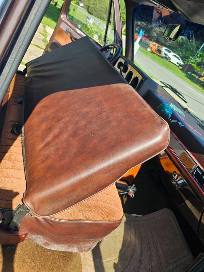 Gmc-ck-2500-1985-brown-30