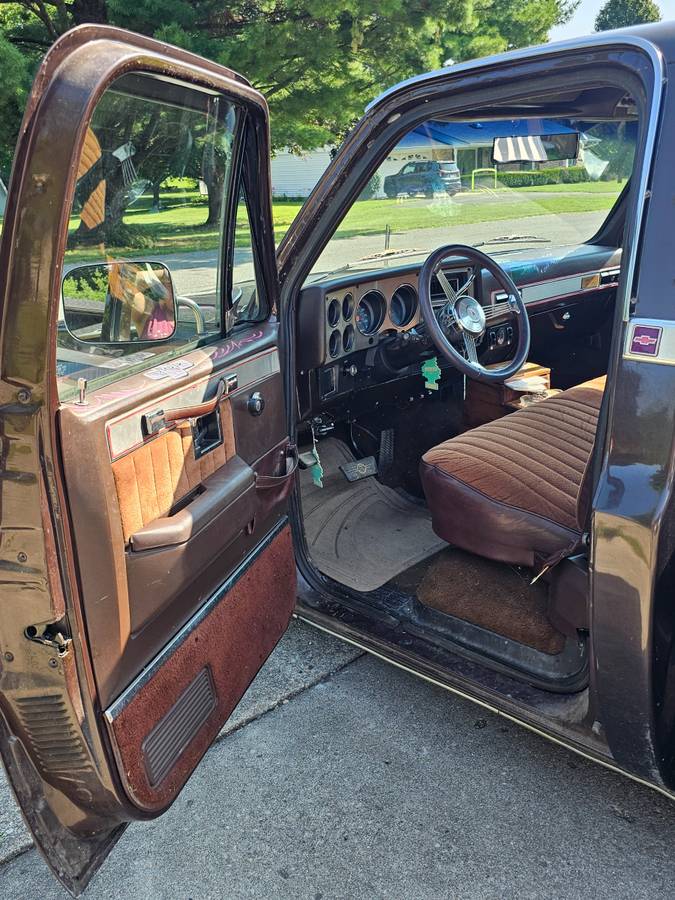Gmc-ck-2500-1985-brown-34