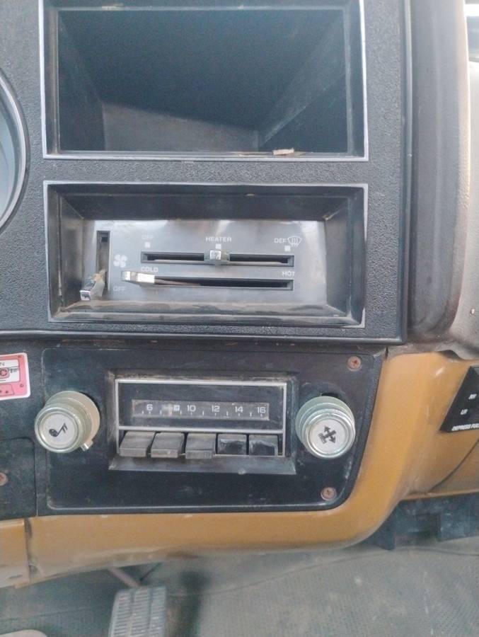 Gmc-ck-pickup-34-ton-diesel-1984-yellow-11