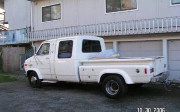 Gmc-cutaway-van-1-ton-nominal-1985-white-1