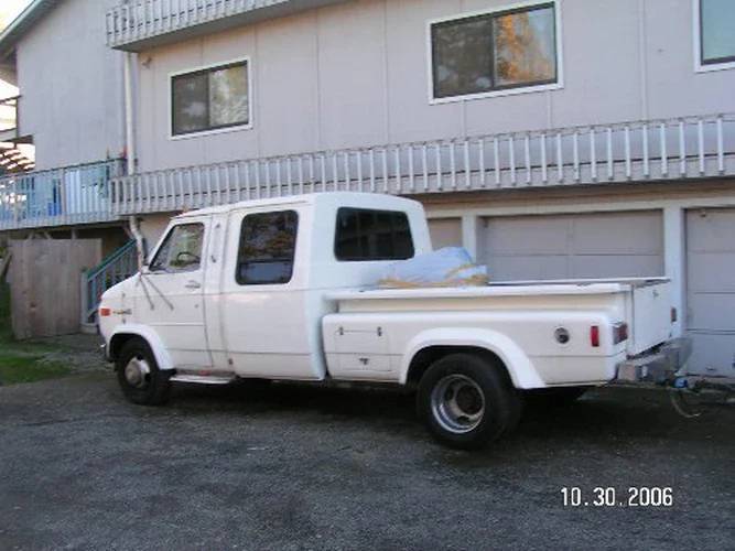 Gmc-cutaway-van-1-ton-nominal-1985-white-1