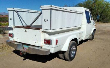 Gmc-cutaway-van-1-ton-nominal-1985-white-11