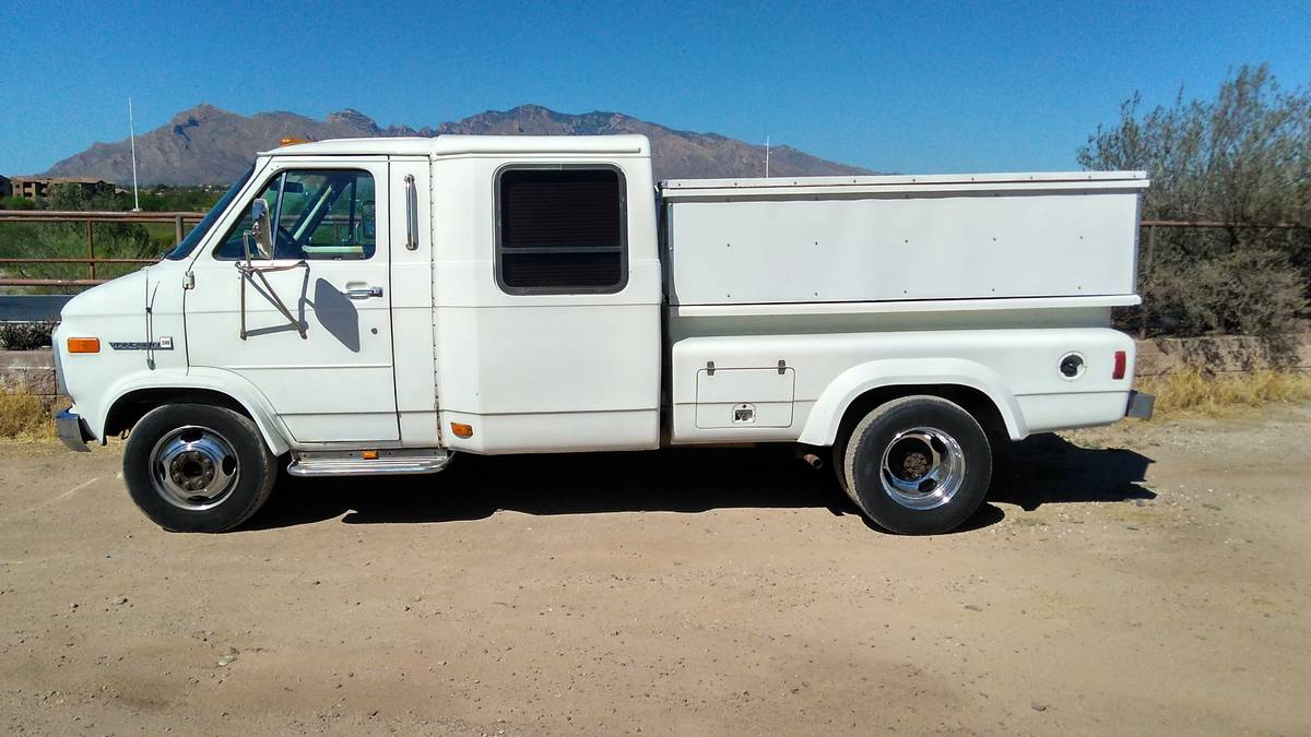 Gmc-cutaway-van-1-ton-nominal-1985-white-13