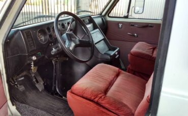 Gmc-cutaway-van-1-ton-nominal-1985-white-4