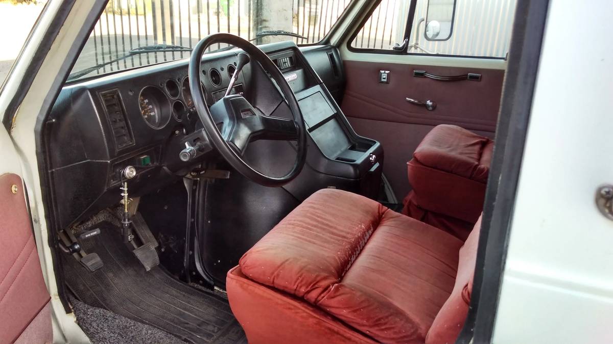 Gmc-cutaway-van-1-ton-nominal-1985-white-4