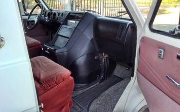 Gmc-cutaway-van-1-ton-nominal-1985-white-5