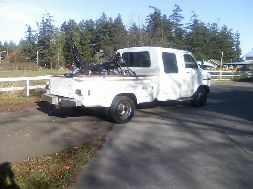 Gmc-cutaway-van-1-ton-nominal-1985-white-8