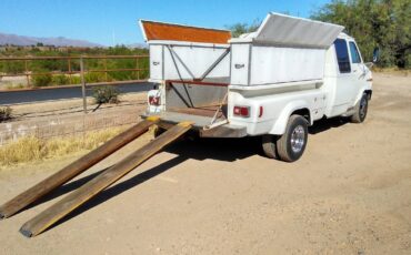 Gmc-cutaway-van-1-ton-nominal-1985-white-9