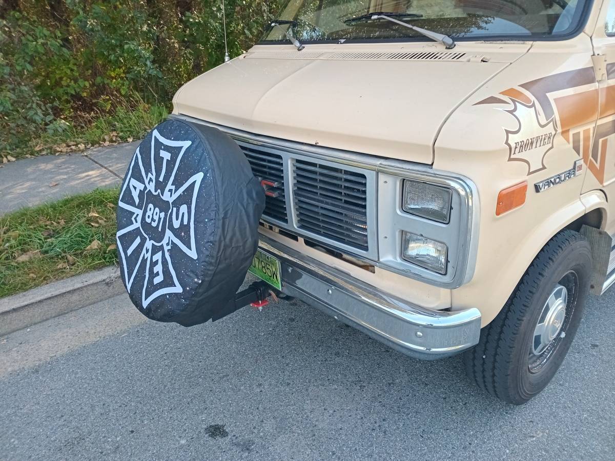 Gmc-frontier-1985-custom-22