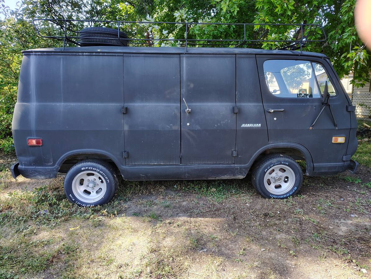 Gmc-handi-van-1969-black