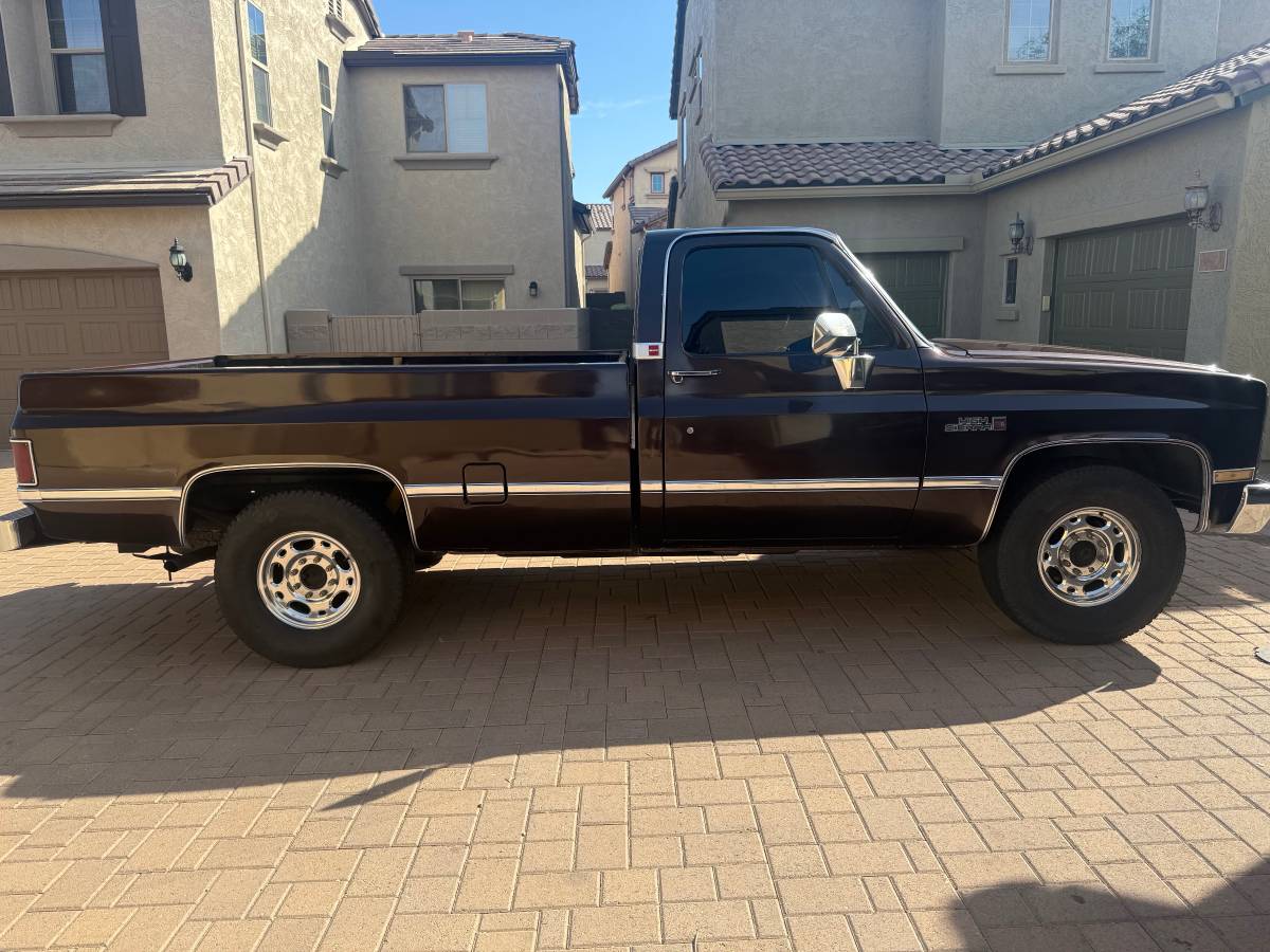 Gmc-high-sierra-2500-1985-brown-13