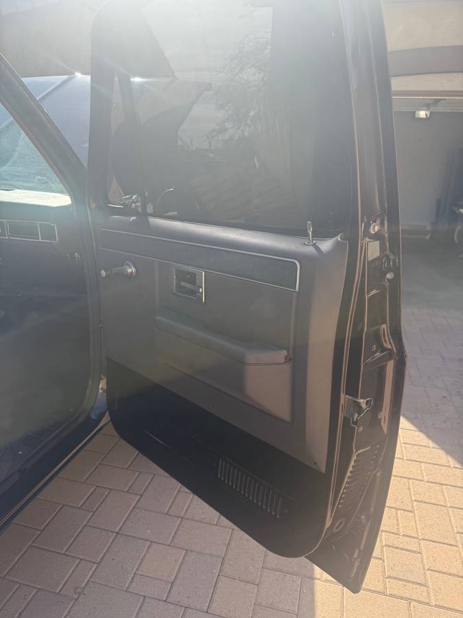 Gmc-high-sierra-2500-1985-brown-3