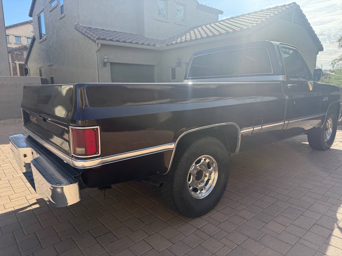 Gmc-high-sierra-2500-1985-brown-4