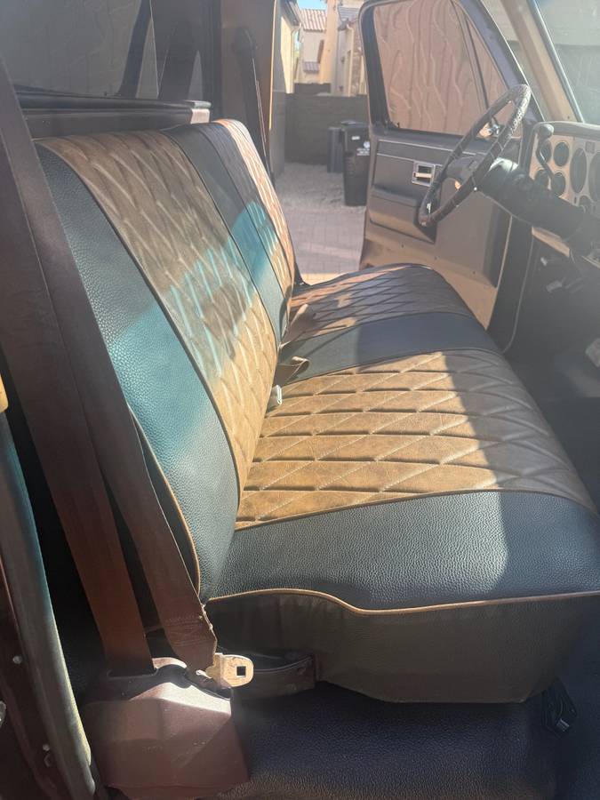 Gmc-high-sierra-2500-1985-brown-8