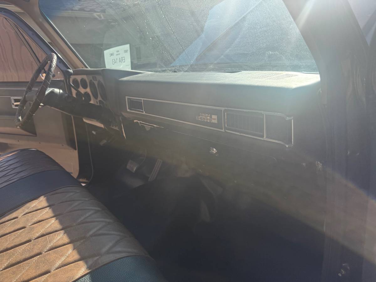 Gmc-high-sierra-2500-1985-brown-9
