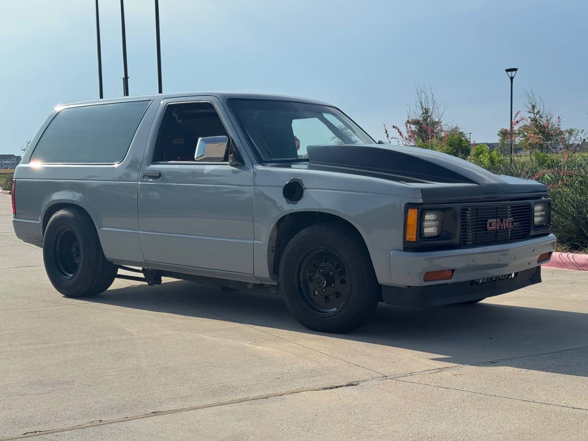 Gmc-jimmy-1988-grey-1
